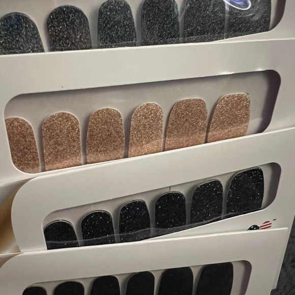 4 pack bundle color street nails- NEW - Picture 2 of 3